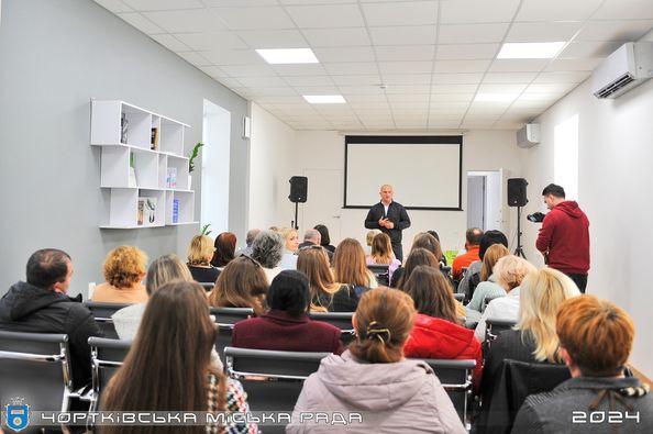 ВОЛОДИМИР ШМАТЬКО ЗУСТРІВСЯ ІЗ ДИРЕКТОРАМИ ШКІЛ ТА ВЧИТЕЛЯМИ АНГЛІЙСЬКОЇ. ПРО ЩО ДОМОВЛЯЛИСЬ?